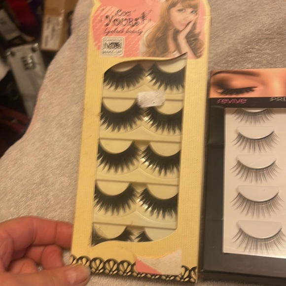 False eyelashes - Picture 2 of 7
